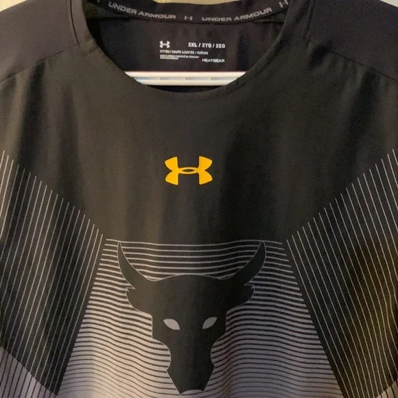 Like new Under Armour tank. Size 2XL - Picture 2 of 4